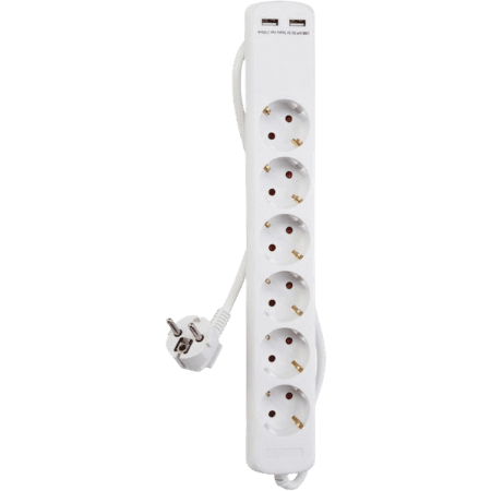 Kopp-pistorasia, jossa 6 pistorasiaa ja 2 USB-porttia