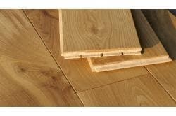 Parquet massif chêne 20 x 186 mm, huilé clair, longueur : 400 - 2000 mm (2,16 m² / paquet)