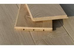 Parquet massif chêne 20 x 186 mm, brut, non traité Longueur : 400 - 2000 mm (2,16 m² / paquet)