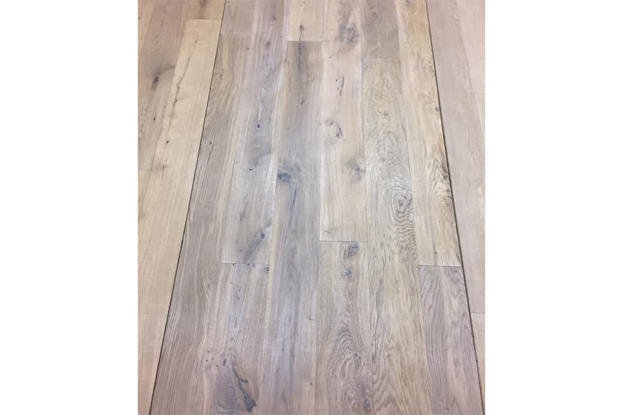 Parquet prêt à poser Chêne Naturel, 14 x 189 x 1860 mm, brossé, huilé blanc, tri rustique / animé / noueux (2,812 m² / paquet)