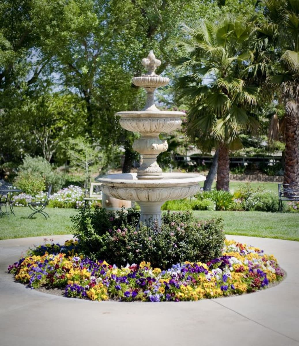 Casa Padrino Barock Kunststein Springbrunnen / Gartenbrunnen à 150 x H. 280 cm - Gartendeko Brunnen