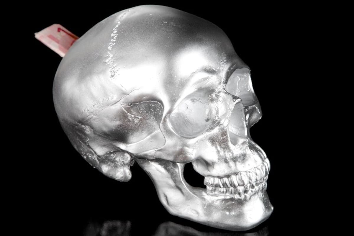 Designer Spardose Skull silber Höhe 14 cm, Breite 14 cm, Tiefe 20 cm, Totenkopf - edle Skulptur aus Polyresin