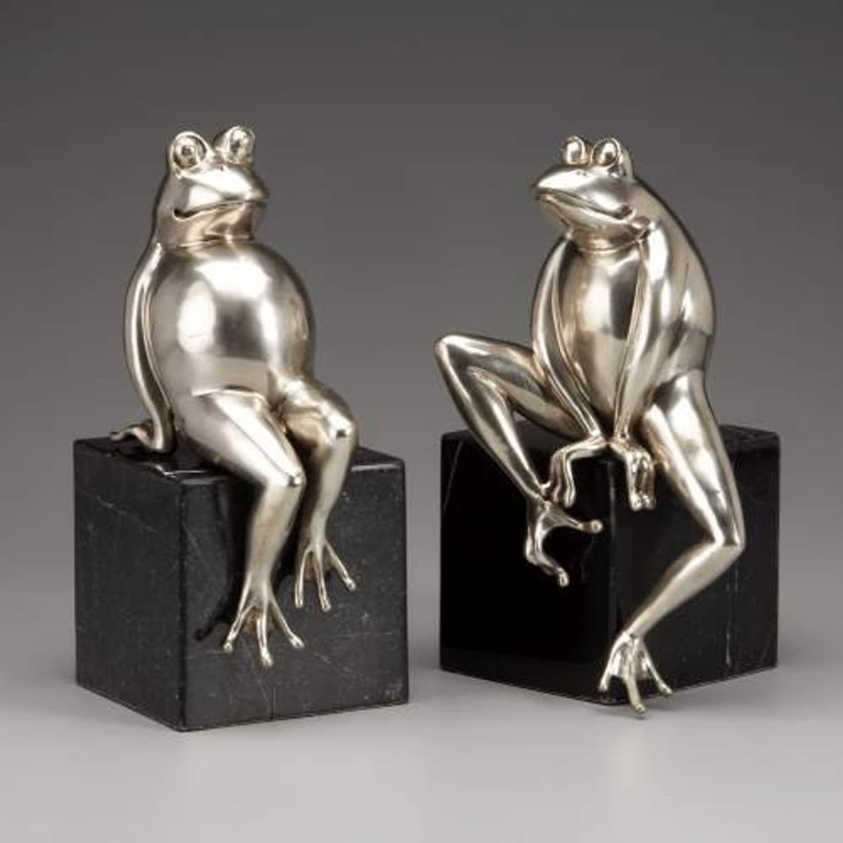 Casa Padrino Luxus Bücherstützen Frösche aus Bronze auf Marmorsockel - Bücherstütze - Book End