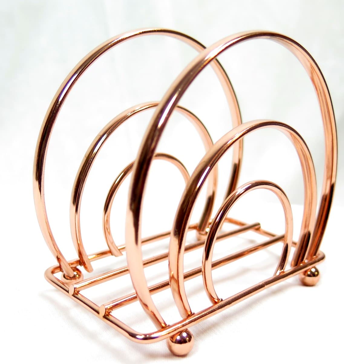 Casa Padrino Briefumschlag Ständer Rosegoldfarben 12 x 6.5 cm x H10.5cm - Brief Umschlag Halter - Büro Accessoires